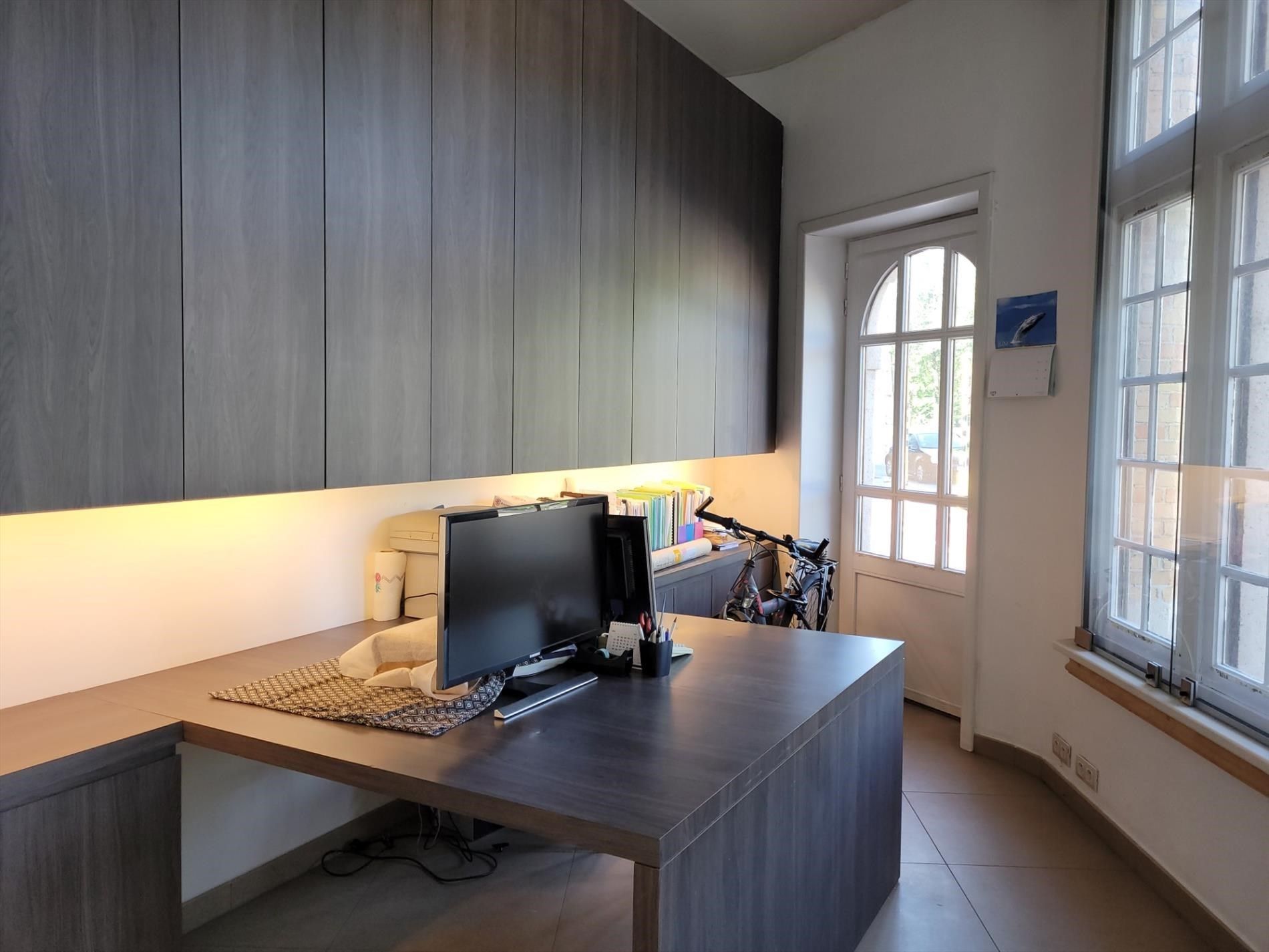 Kantoor gebouw of woonst in neo-gotische stijl met prachtige zichten op de Ezelpoort en het Stil Ende. foto 10