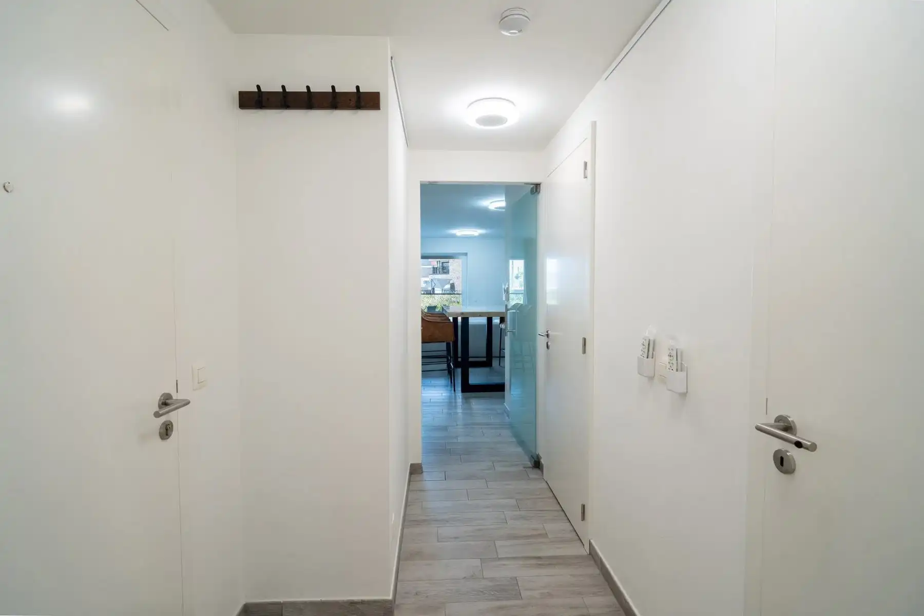 Instapklaar appartement met 2 slpks, terras en staanplaats foto 10