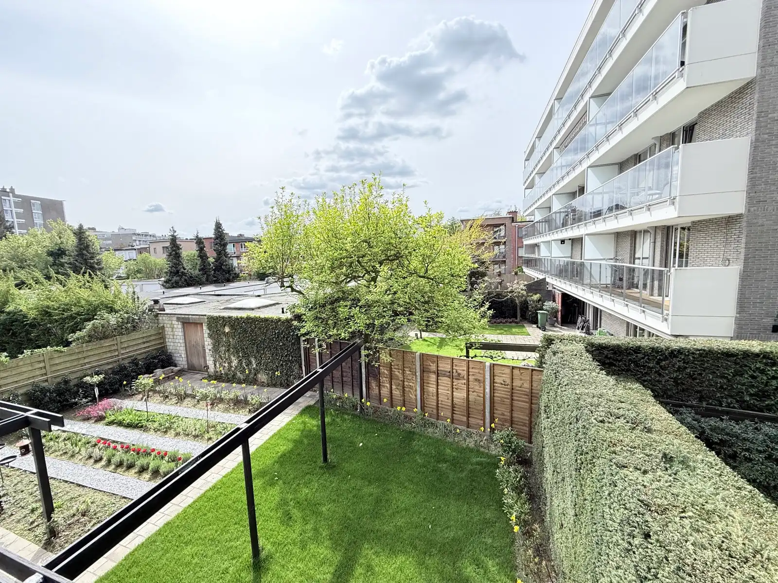 Berchem | Gerenoveerd 2 slpk app + terras  foto 13