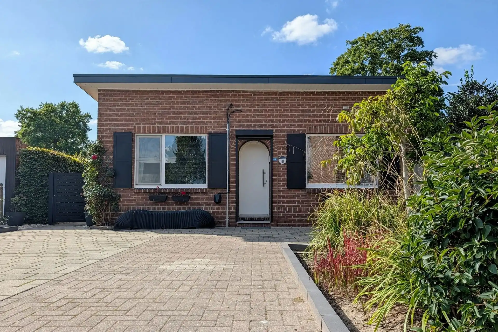 Gelijkvloerse woning in rustige omgeving foto 2