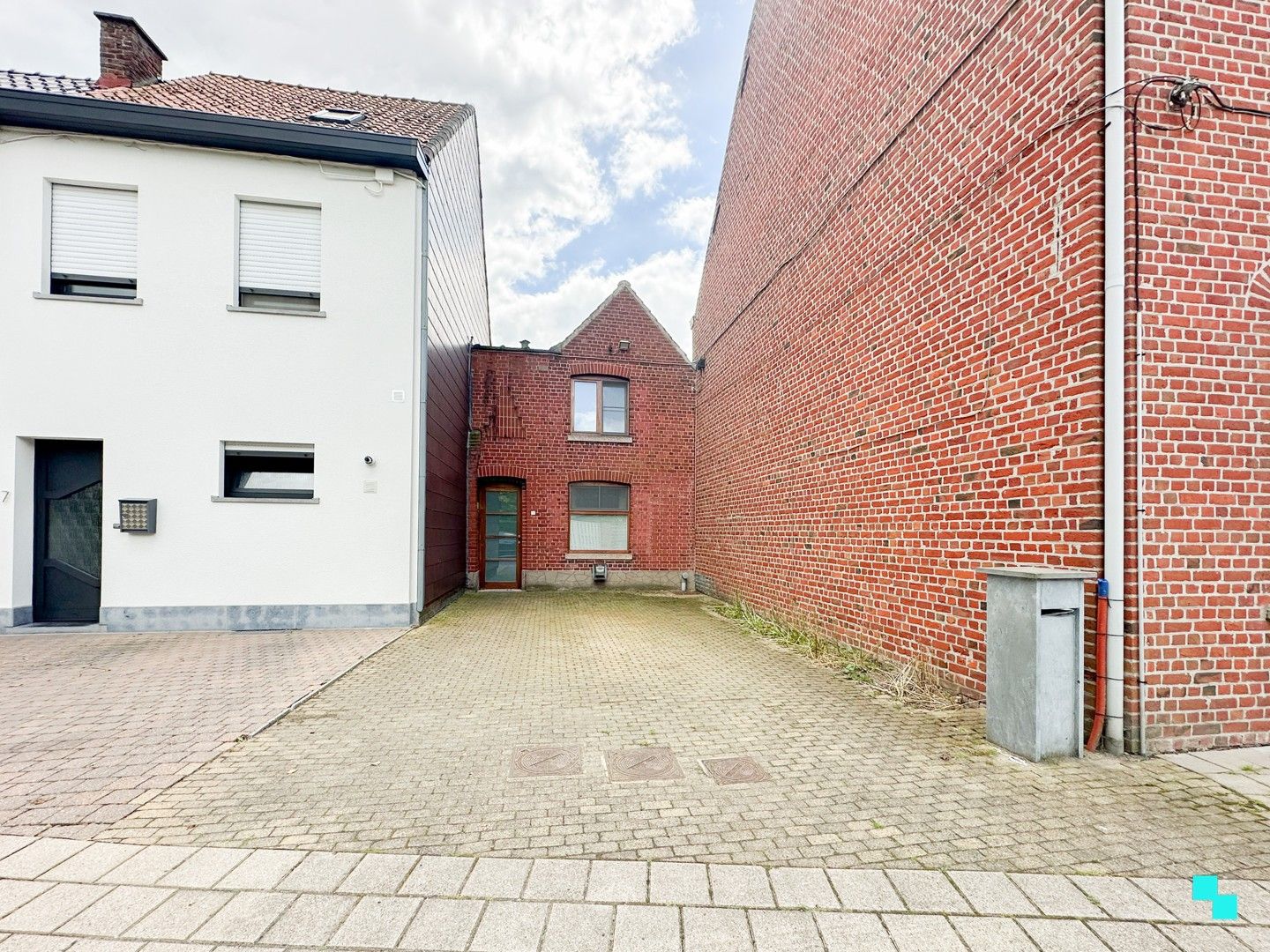 Hoofdfoto van de publicatie: Te renoveren woning te Emelgem