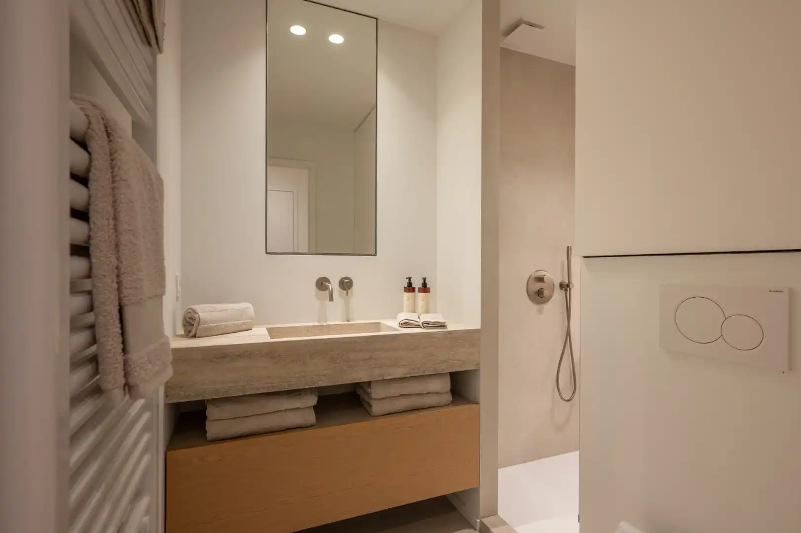 Subliem gerenoveerd appartement met 3 slaapkamers foto 17