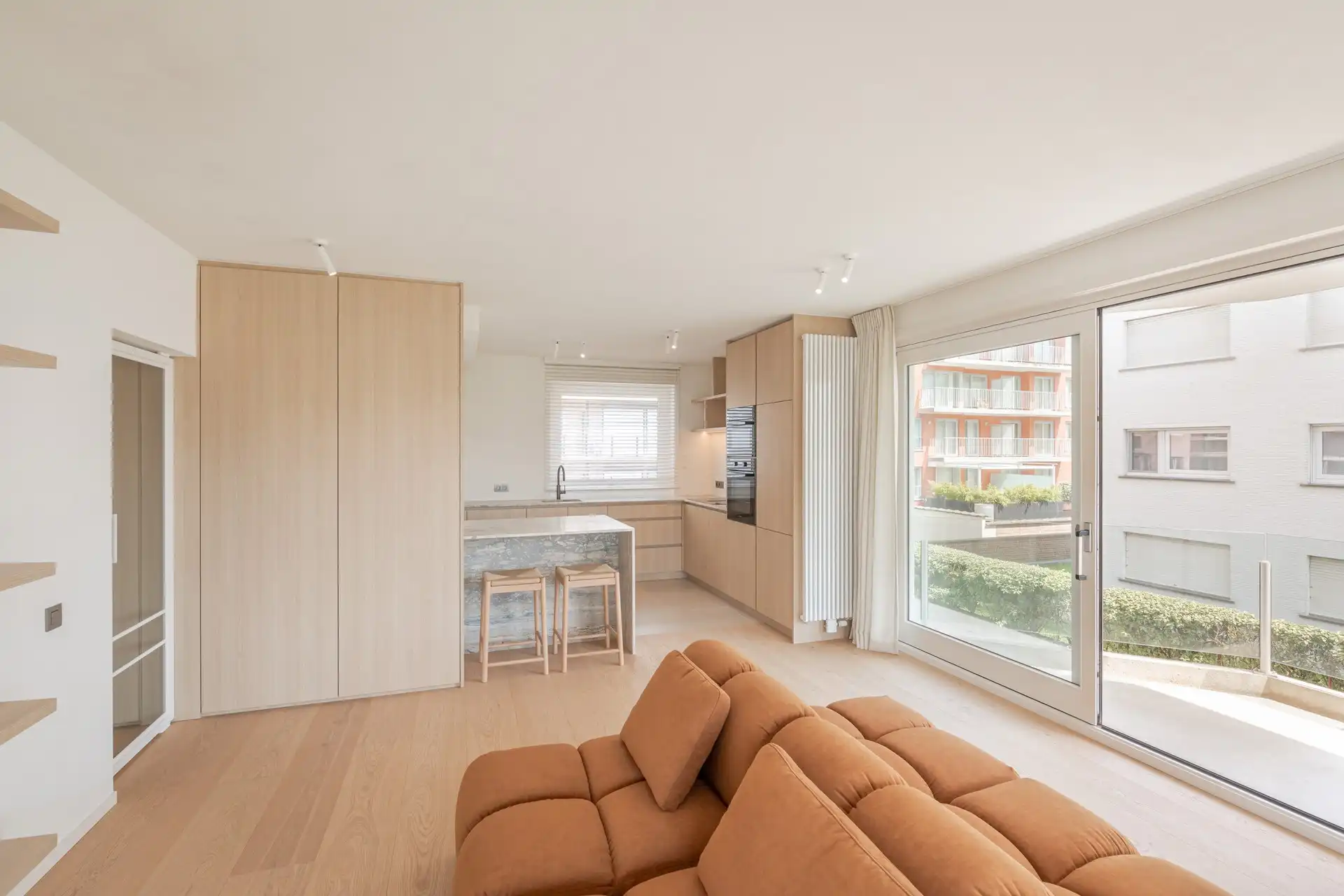 Prachtig gerenoveerd appartement in villaresidentie te Duinbergen foto 13