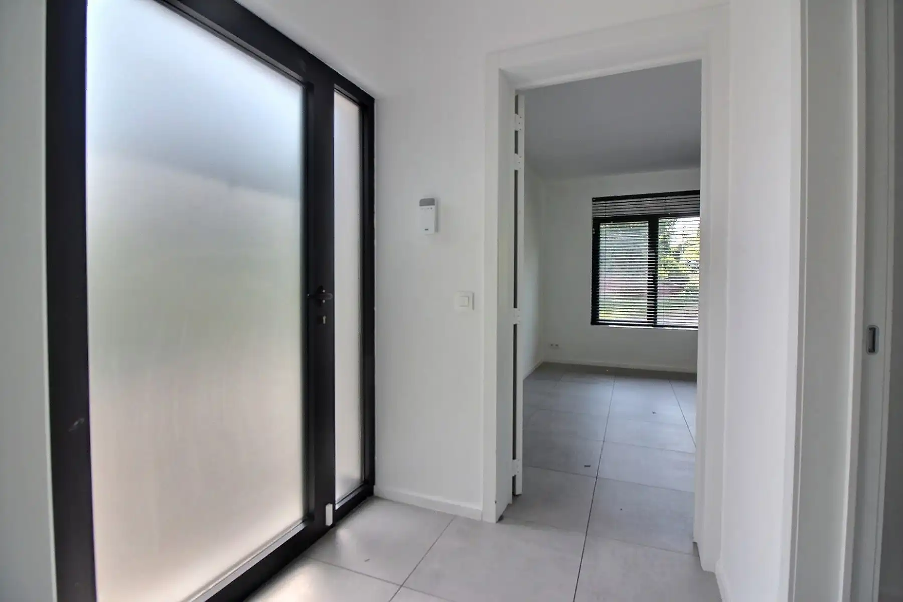 Gerenoveerde woning met 3 slpks op 9 are foto 11
