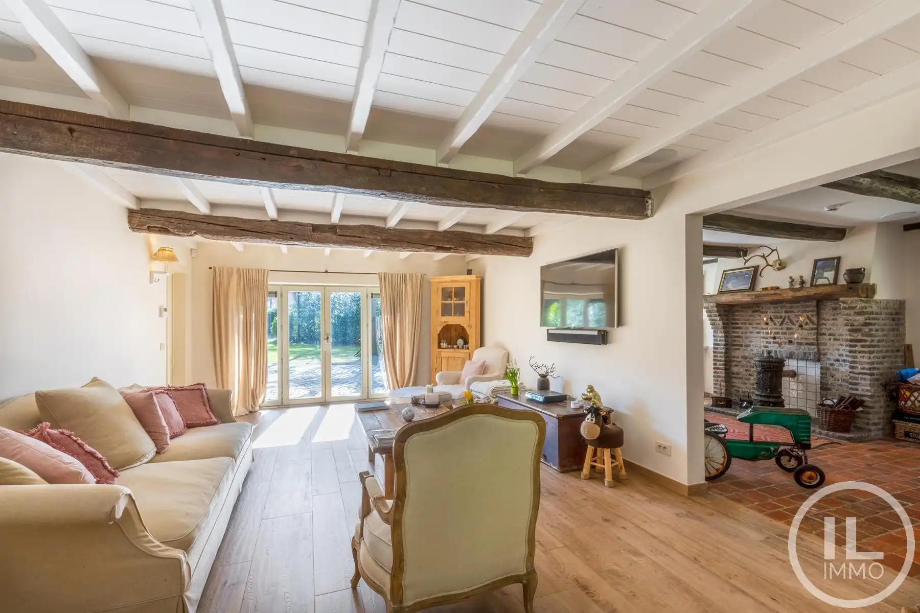 Schitterend domein van 7,7 ha met prachtige villa, zwembad, guesthouse, ruime schuur en uitgebreide paardenfaciliteiten. foto 53