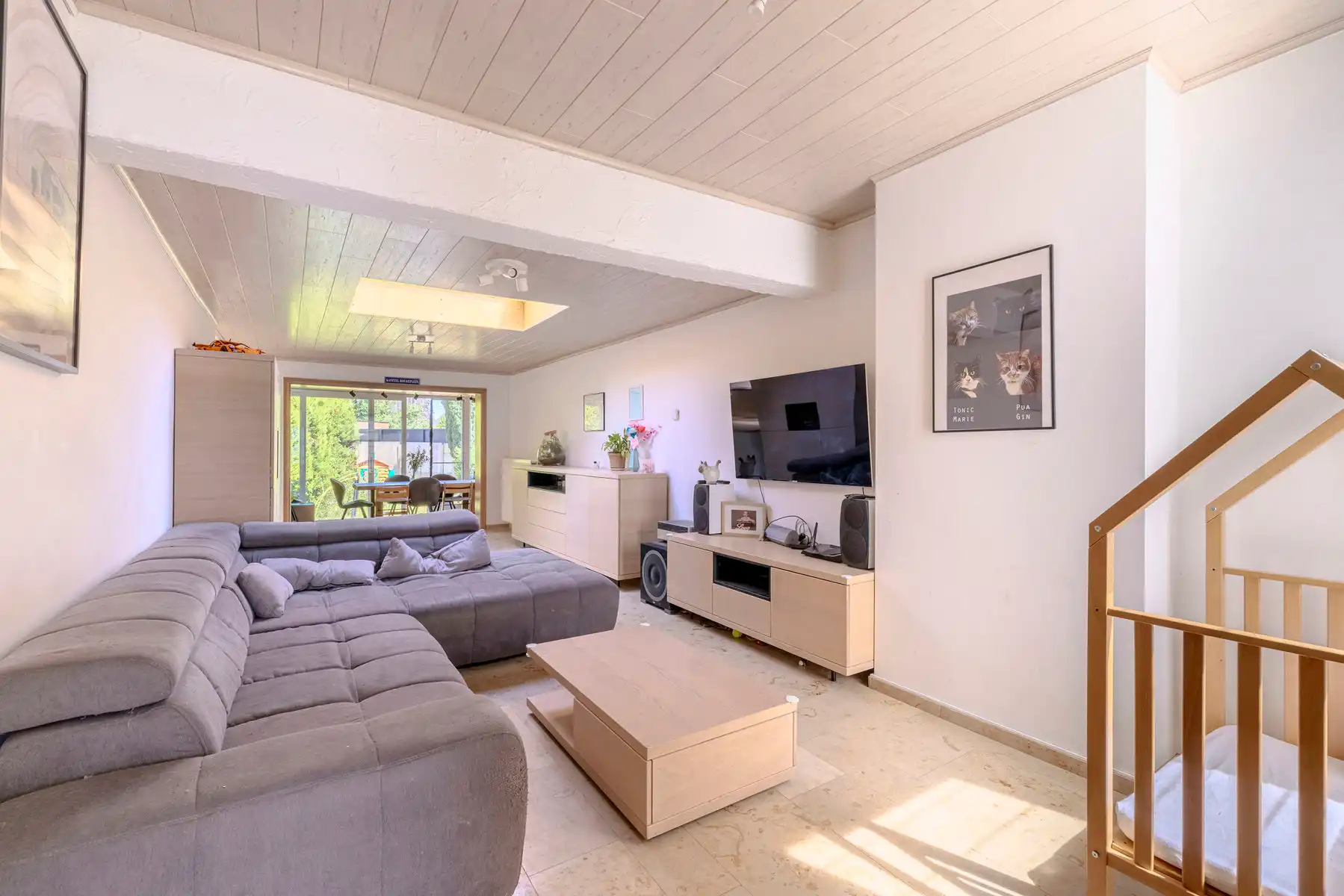 Ruime woning met 4 slpk, 2 bdk, garage en tuin!  foto 2