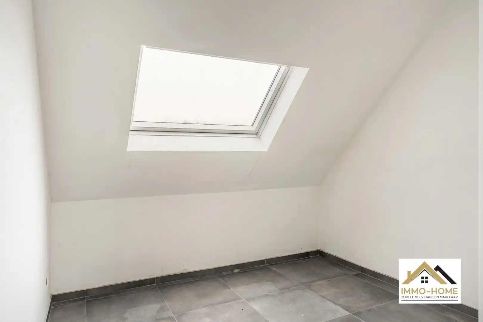 Nog drie af te werken woonunits en vier garages!  foto 13