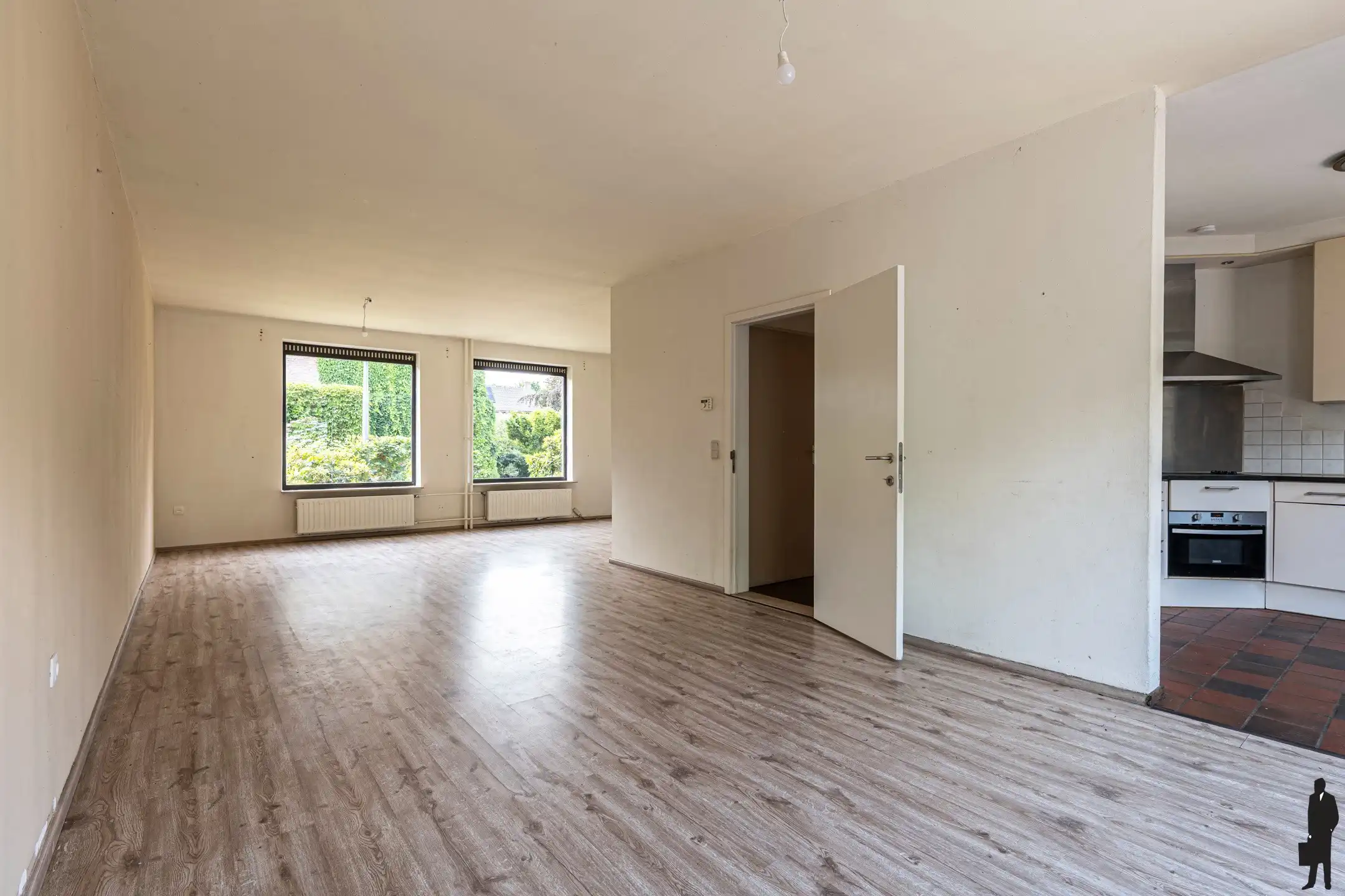 Eengezinswoning in kindvriendelijke omgeving met 4 slaapkamers en ruime garage op een perceel van ca. 318 m²! foto 12