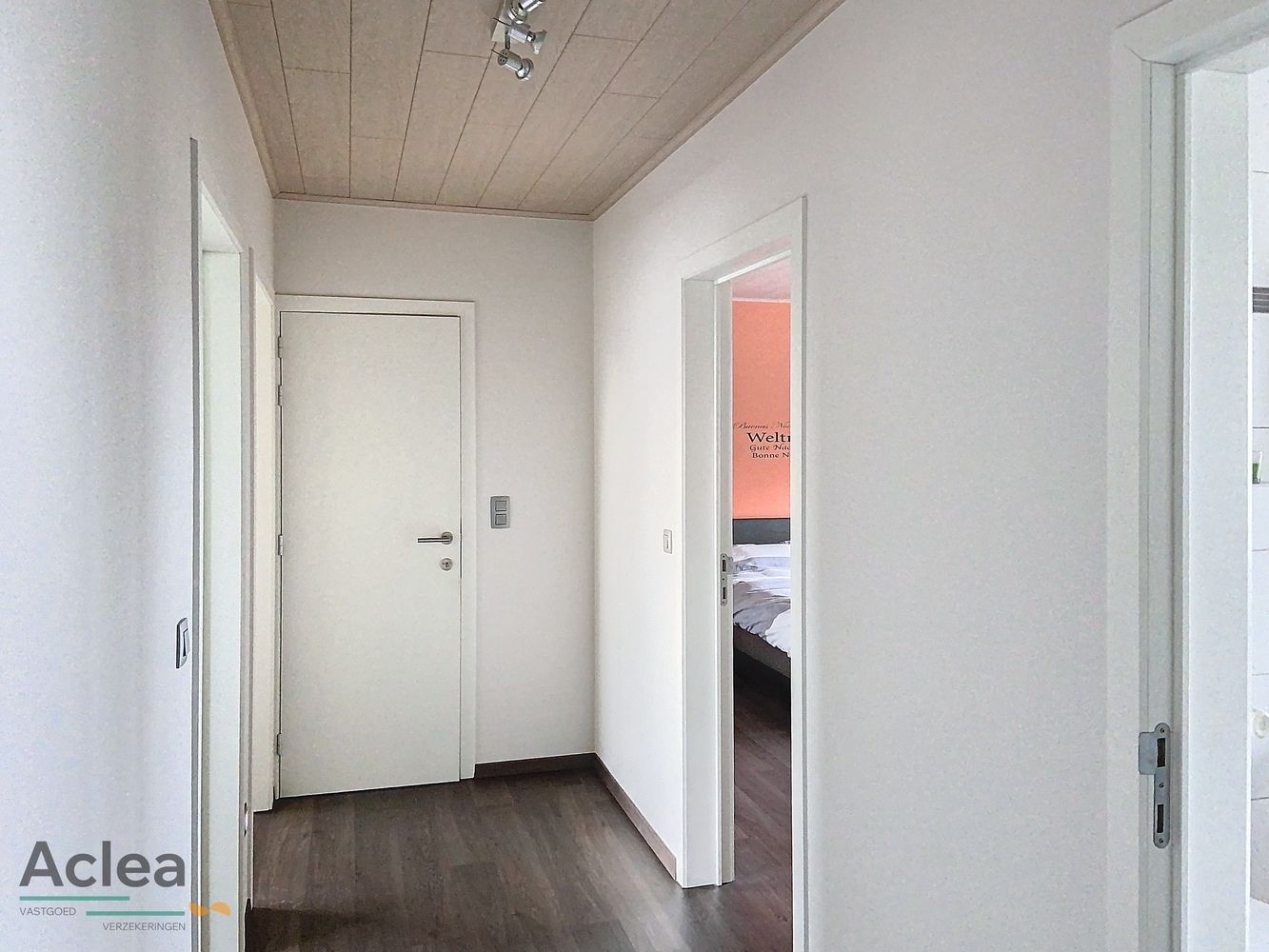 Recente halfopen woning te huur foto 14