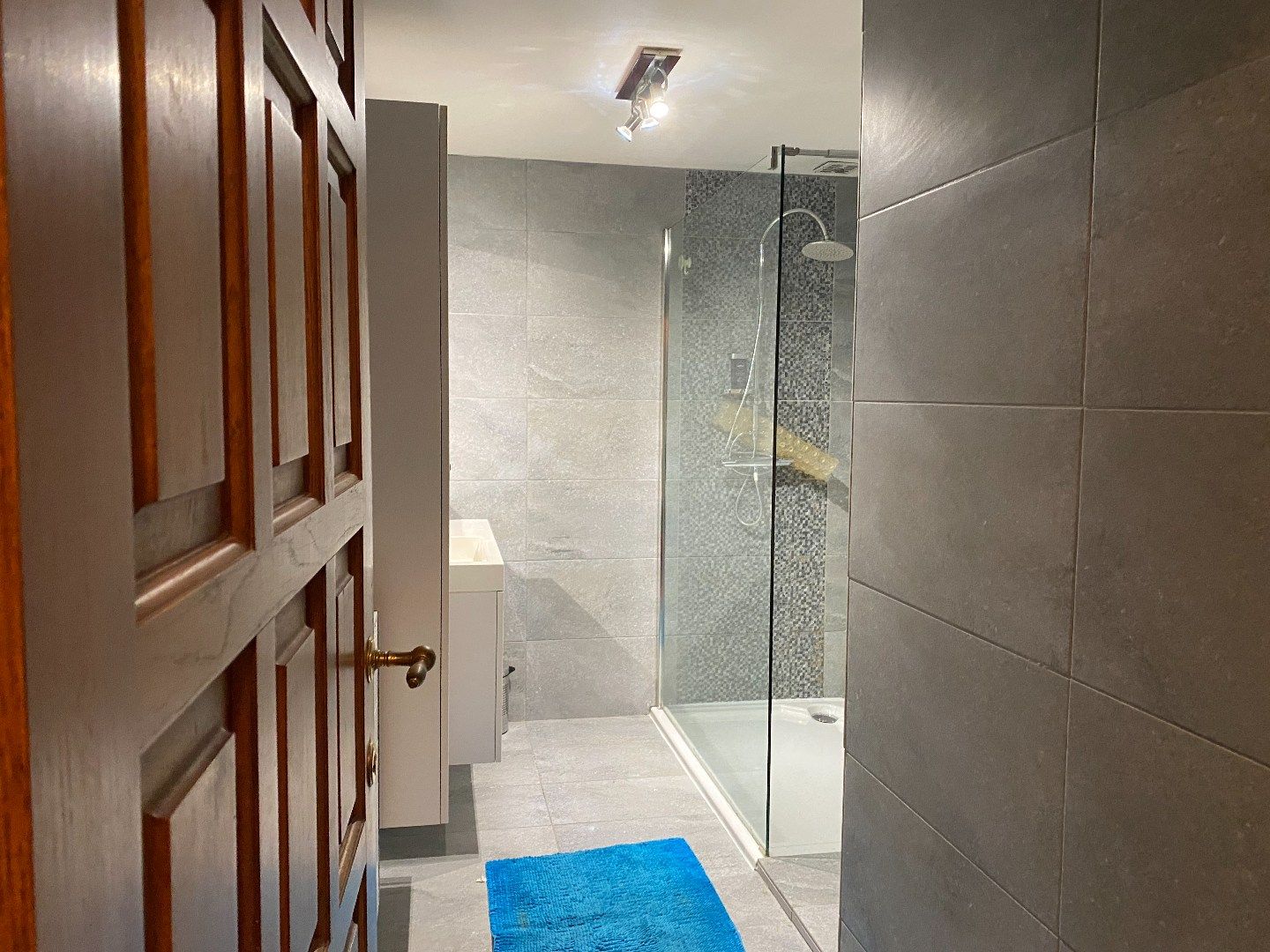 Ruim en licht appartement met prachtig zicht op groen 🌿: 2 slpk en bureau + garage + terras en tuin + extra ruimte foto 13