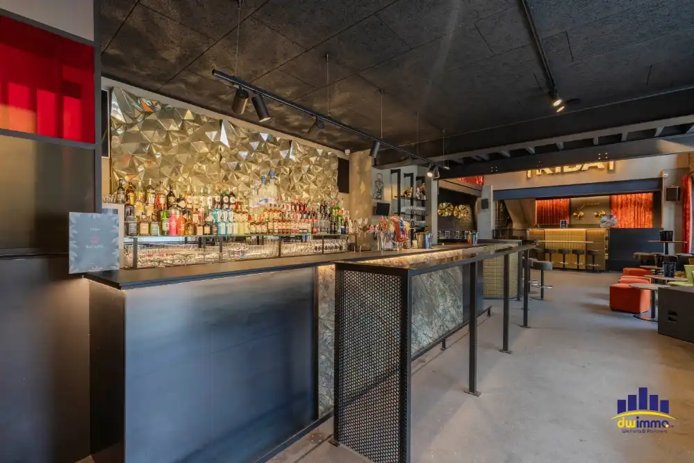 Overname stijlvolle bar met veel mogelijkheden voor spotprijs in historisch centrum Ieper foto 10