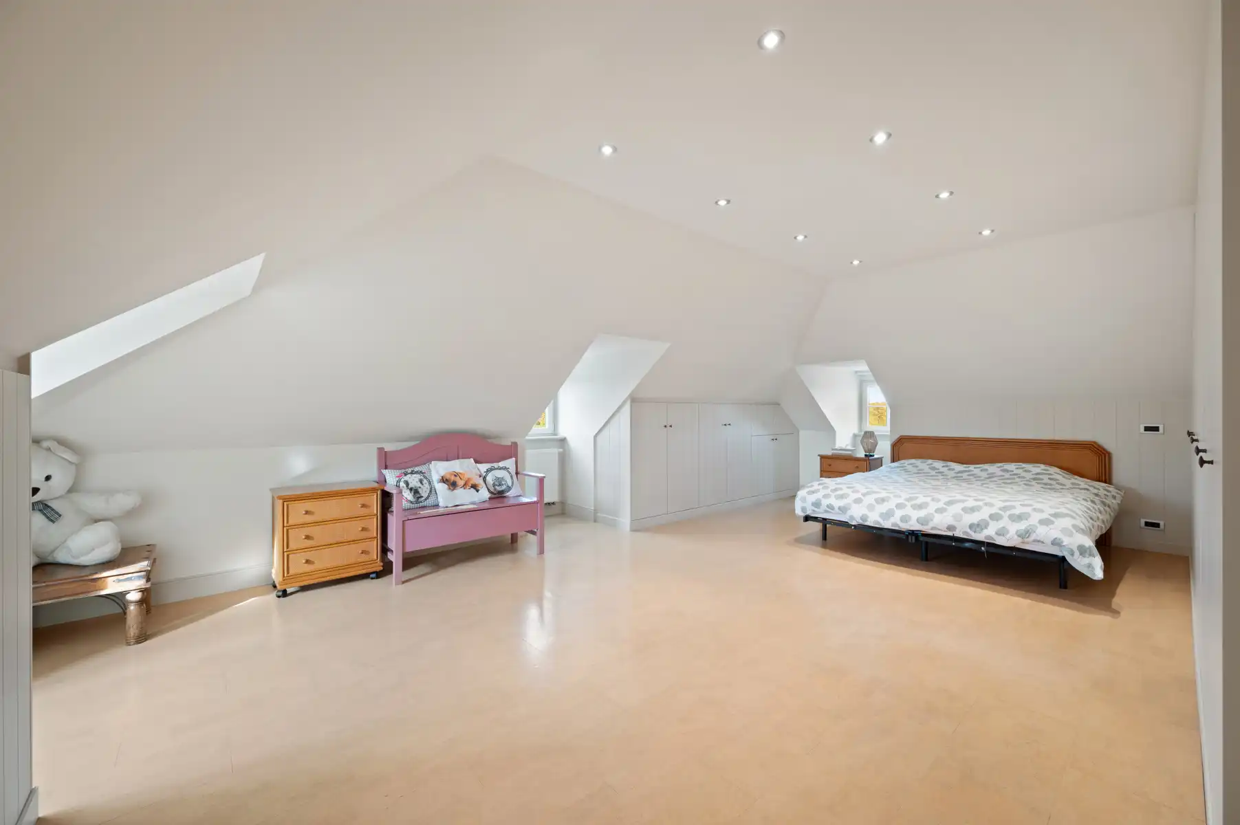 Prachtige villa in tijdloze architectuur te SCHRIEK foto 26