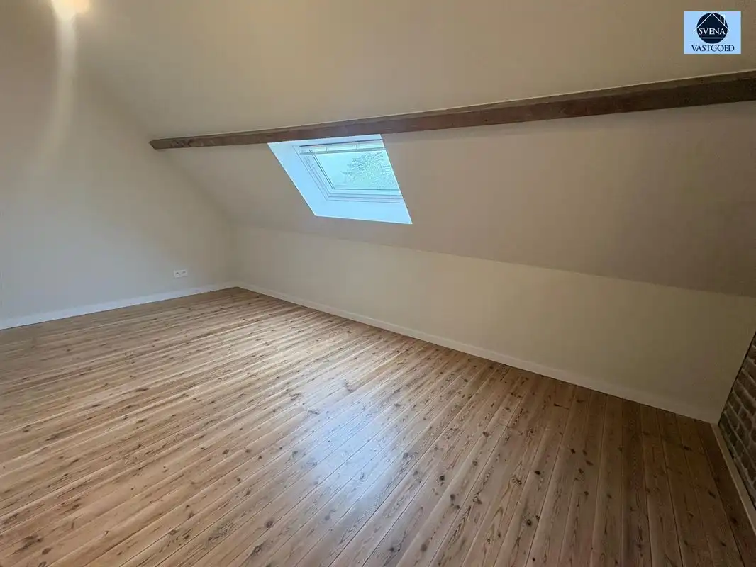 PRACHTIGE, ZEER RUIME WONING MET 5 SLAAPKAMERS foto 12