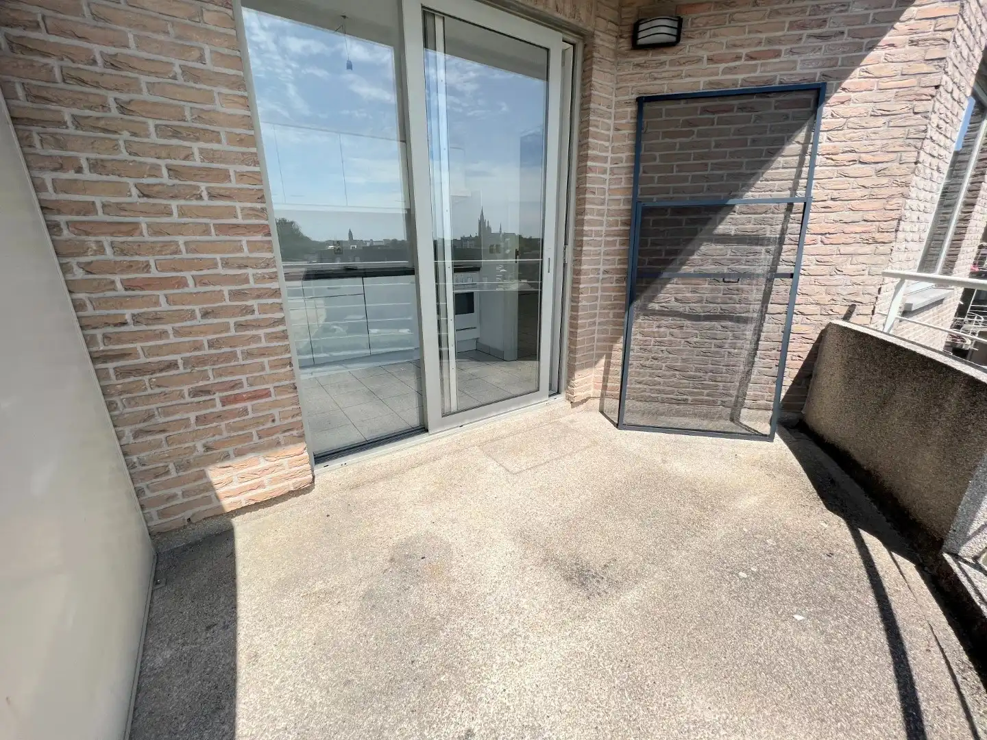 STUDIO MET TERRAS NABIJ HET CENTRUM foto 6