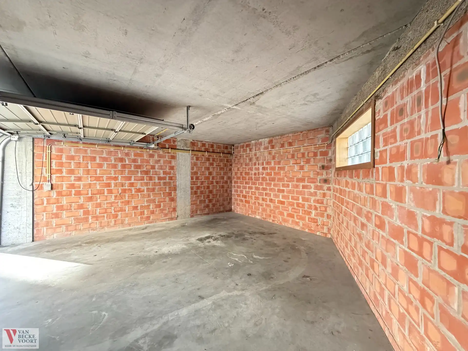 Garagebox 32m² op centrale legging foto 3