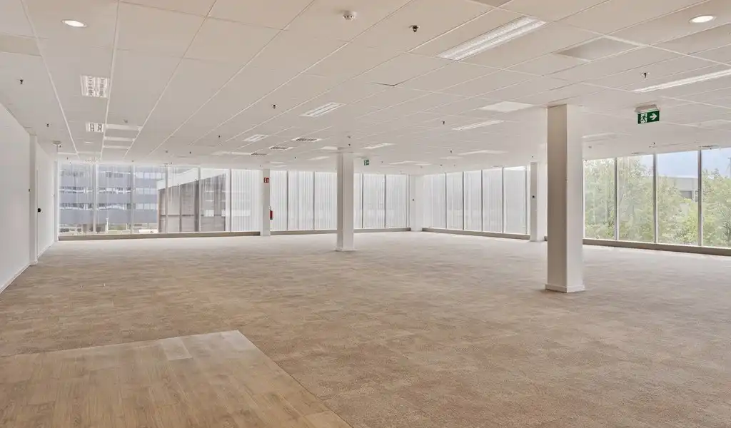 Vernieuwde kantoren te huur in Ahlers Building te Antwerpen foto 6