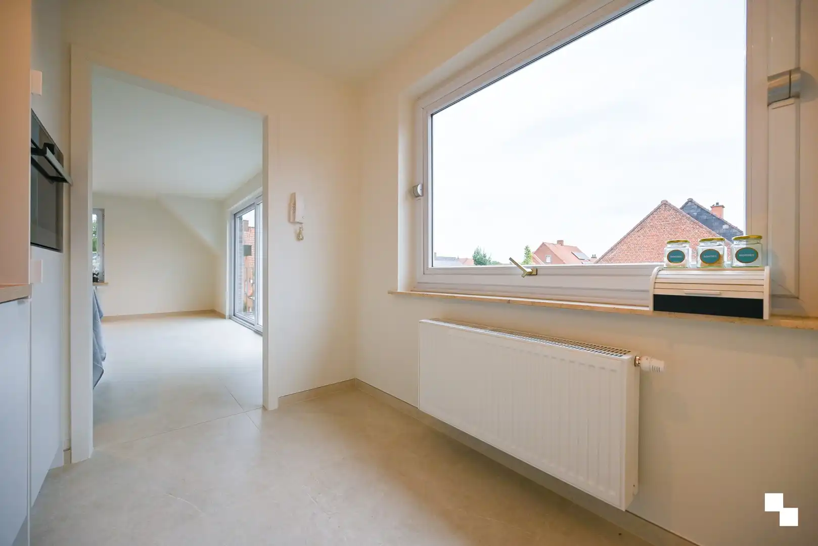 Stijlvol en energiezuinig gerenoveerd duplexappartement in kleinschalige residentie te Emelgem, Izegem foto 5