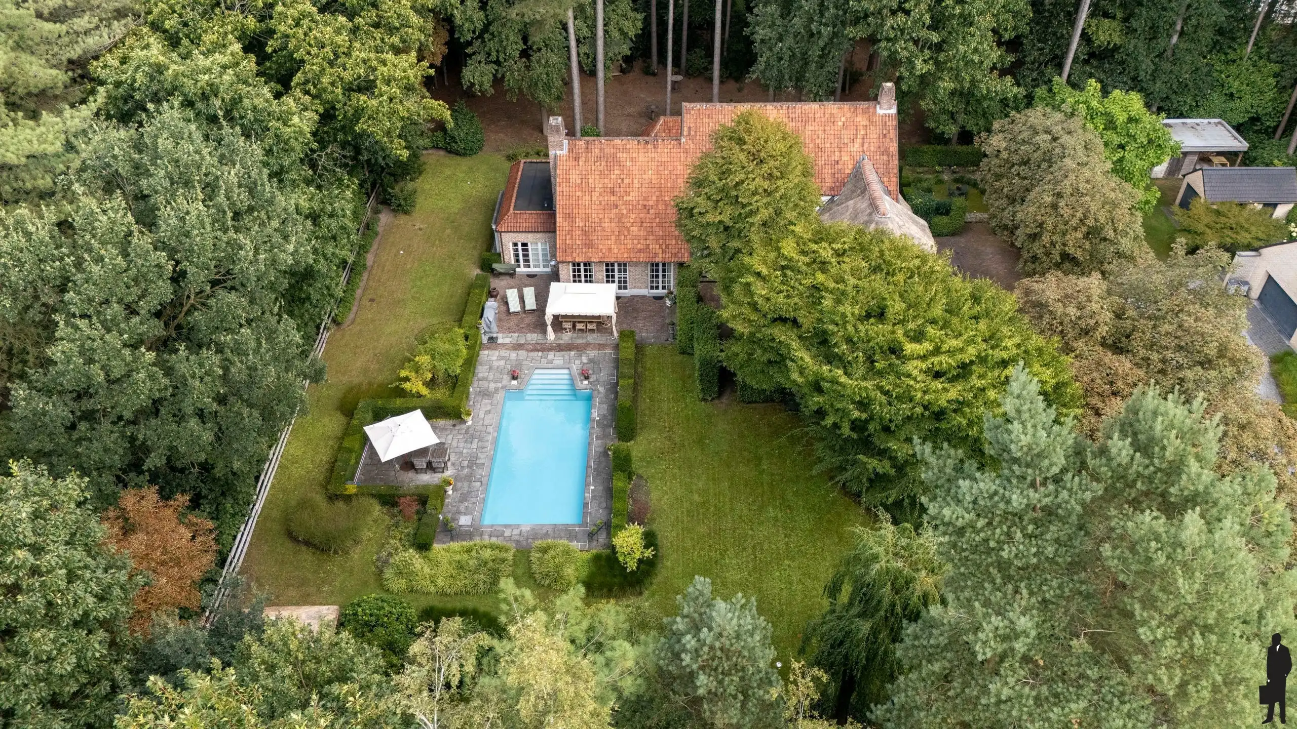 Tijdloze villa met 5 slks, 2 bdks en buitenzwembad foto 33