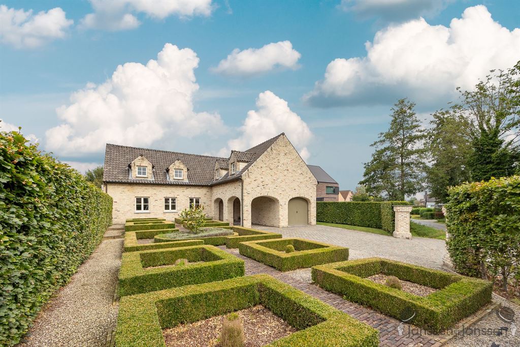 Volledig uitgeruste villa op toplocatie gelegen! foto 1