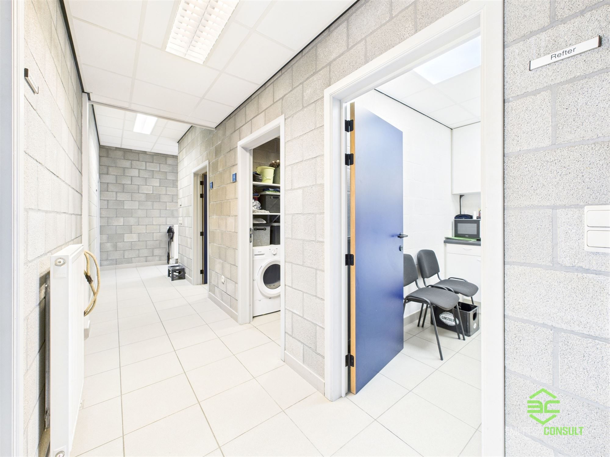 Instapklare werkplaats van 355m² met toonzaal en conciërgewoning! foto 20
