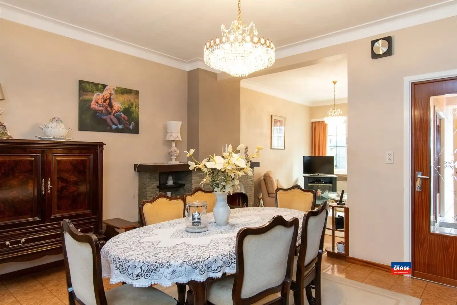 Charmante (op te frissen) rijwoning met 3 à 4 slaapkamers en prachtige tuin foto 7