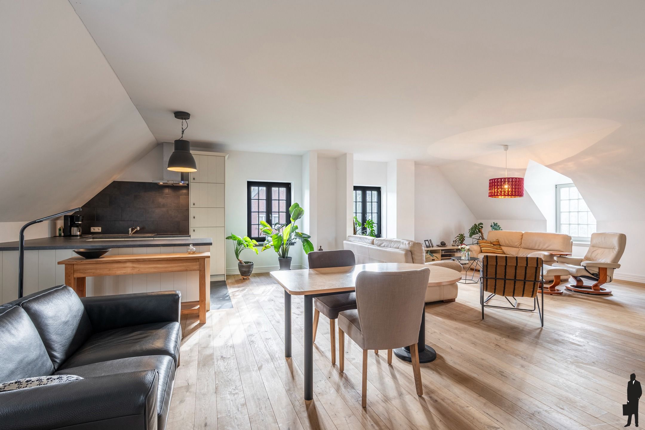 Luxevilla met zwembad, poolhouse, werkhuis en bos in Geel foto 14