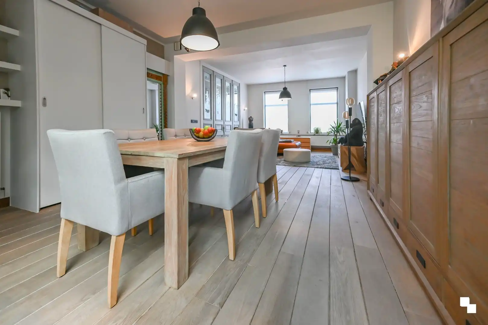 Ruime, volledig gerenoveerde woning met tuin nabij centrum Izegem foto 11