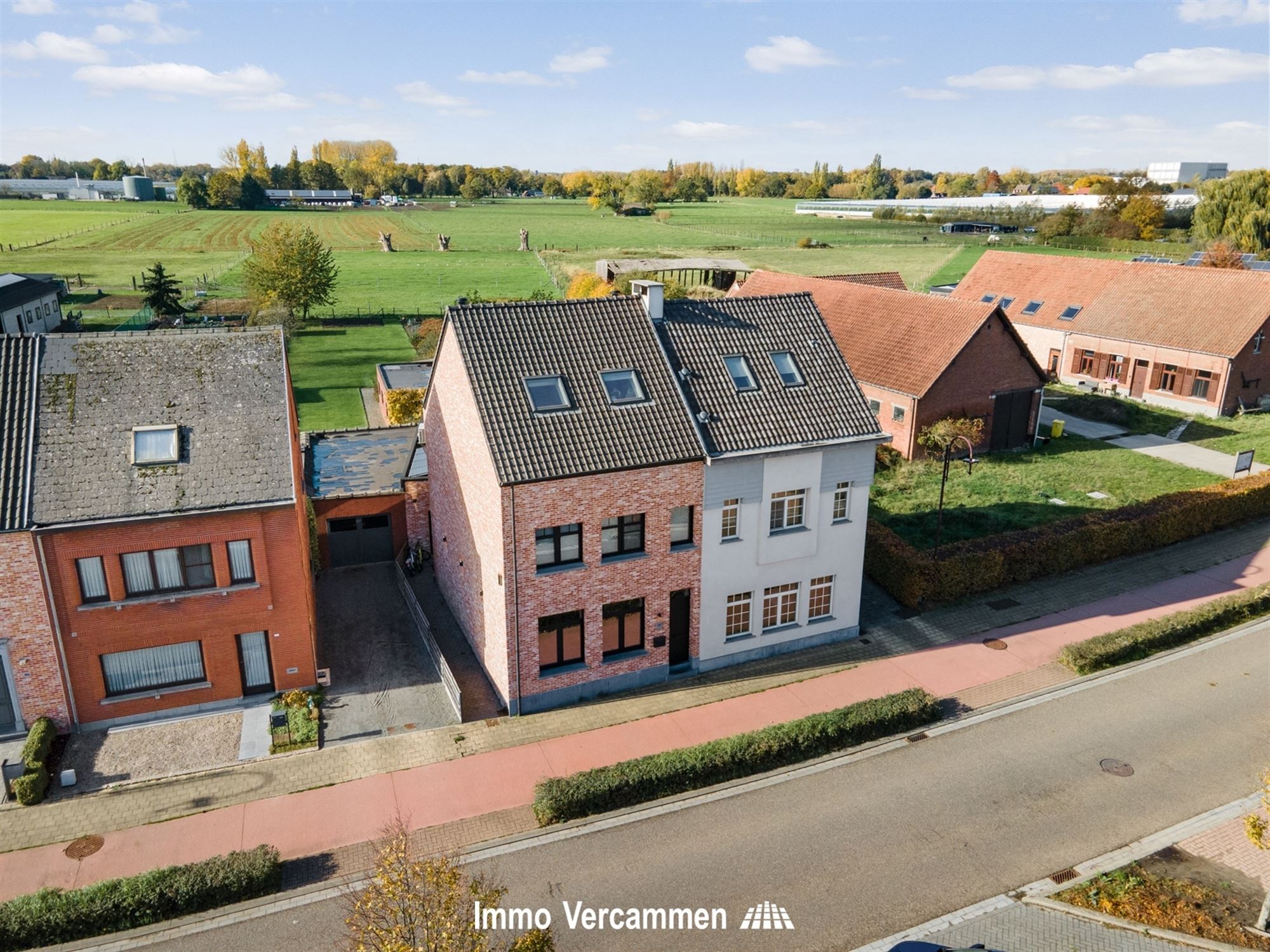 Kwalitatief afgewerkte woning, op een gunstige locatie te Duffel foto 2