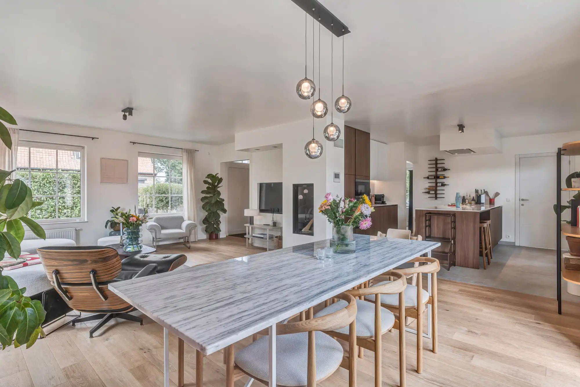 Woning met zwembad en zonnepanelen op toplocatie foto 8