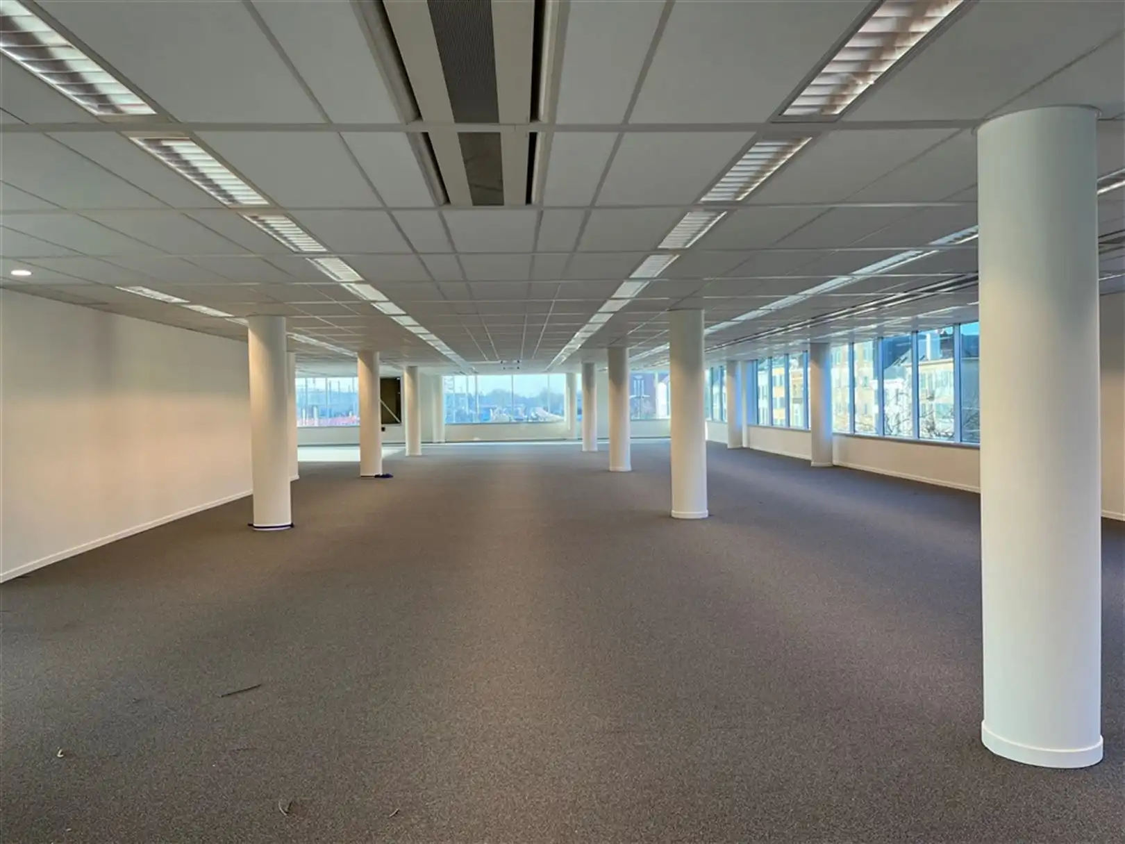 Kantoren tussen 420m² en 1039m² gelegen aan het Centraal-Station van Mechelen foto 4