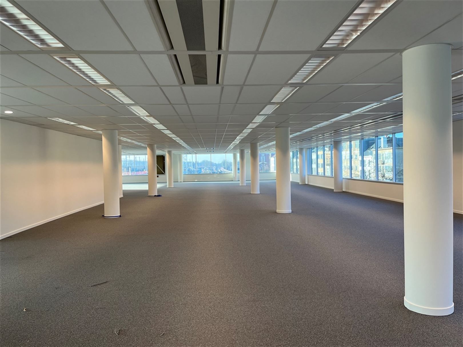 Kantoren tussen 420m² en 1039m² gelegen aan het Centraal-Station van Mechelen foto 4