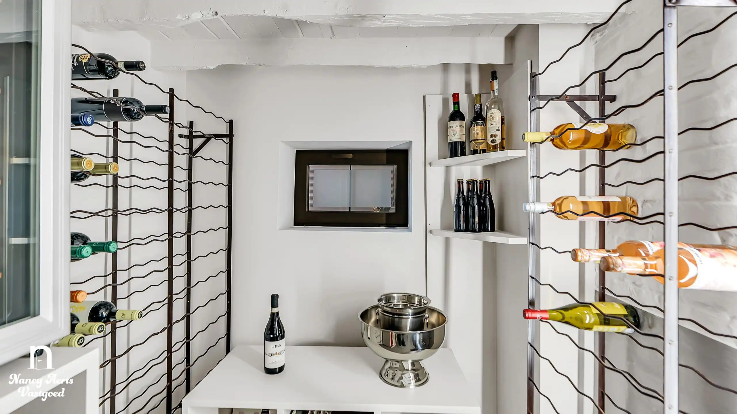 Luxe villa met karakter en hedendaags comfort in het groen foto 25