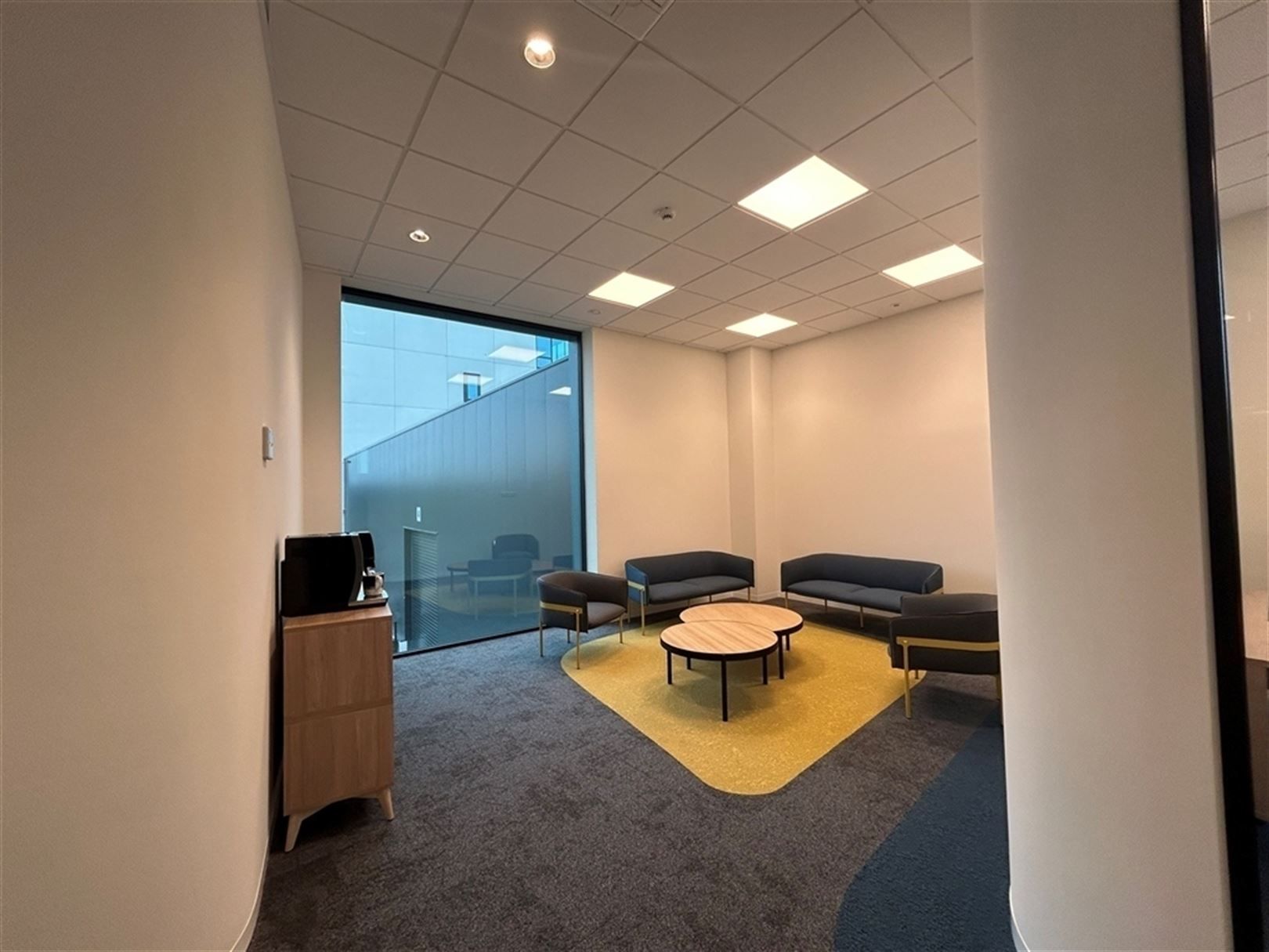 Kantoorgebouw foto 4