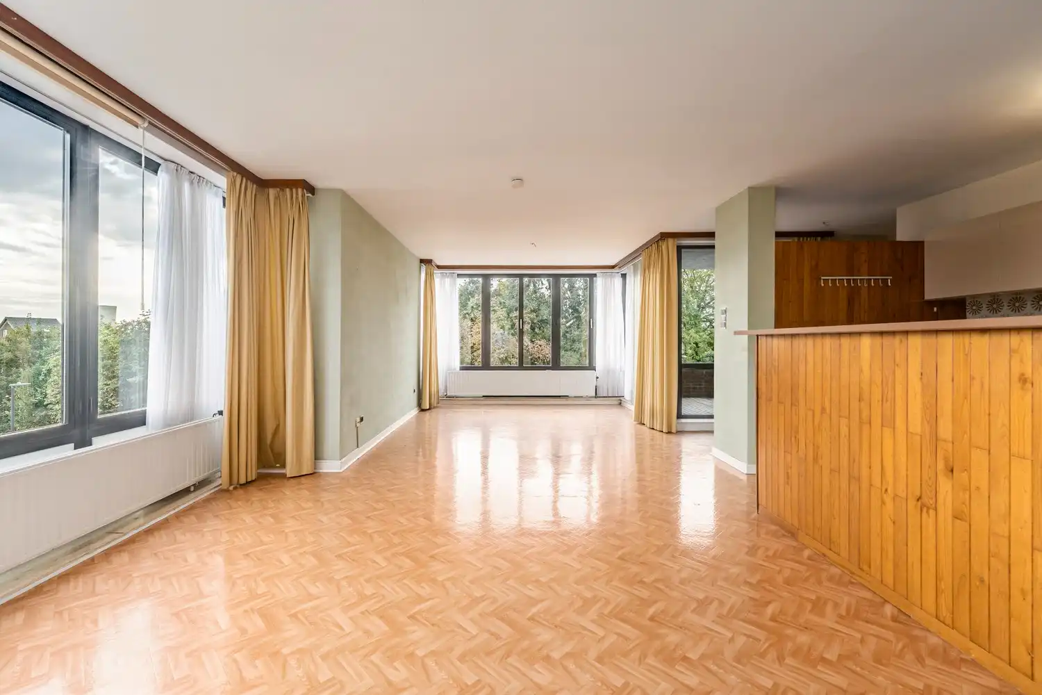 Appartement met 2 slaapkamers, garage, terras en kelder op centrale ligging foto 7