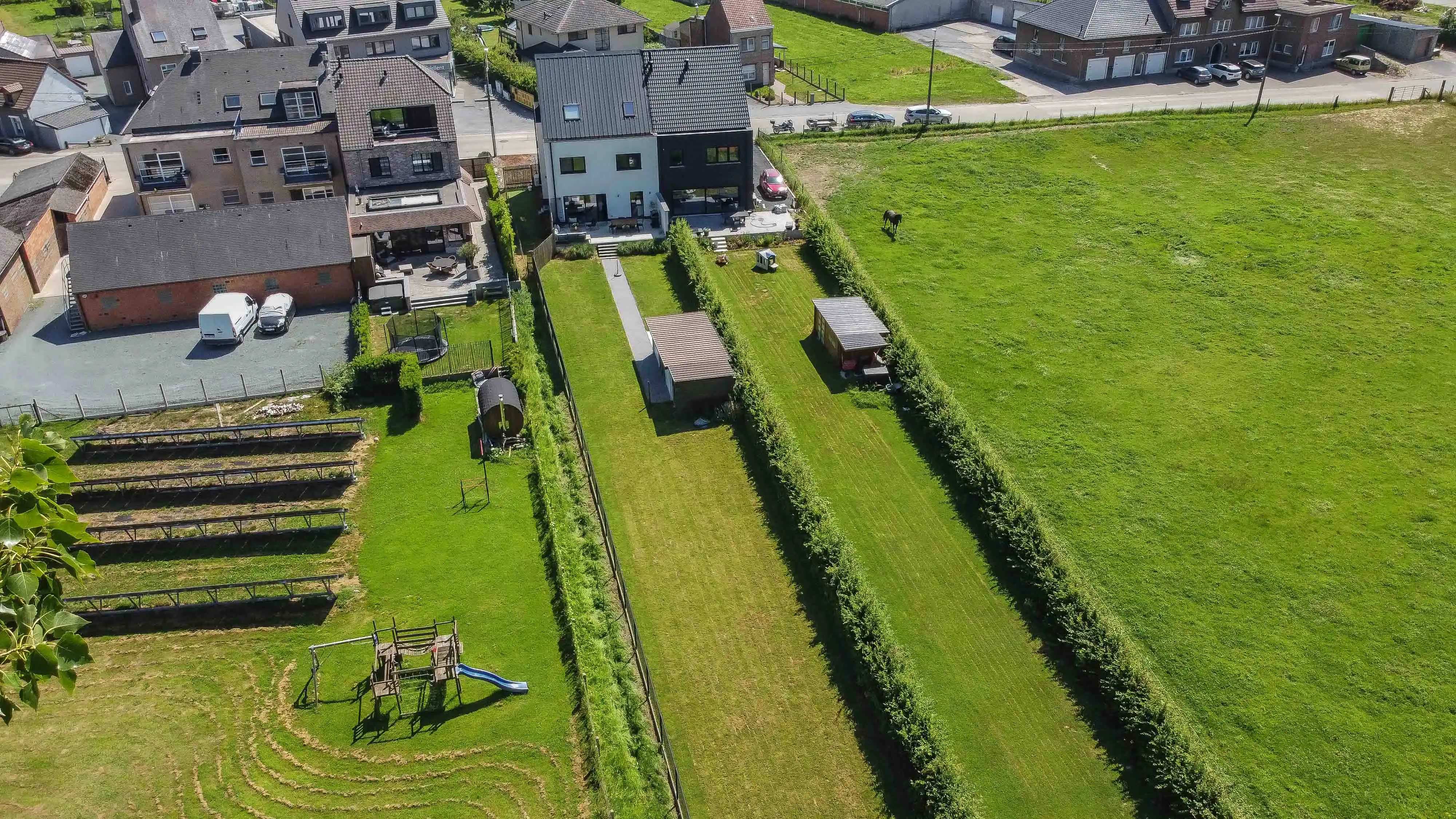 BEN-woning met 4 slaapkamers, 3 badkamers en groen uitzicht! foto 4