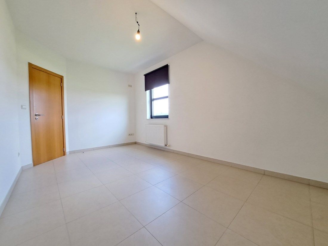 Stijlvol duplex appartement te Kermt foto 12