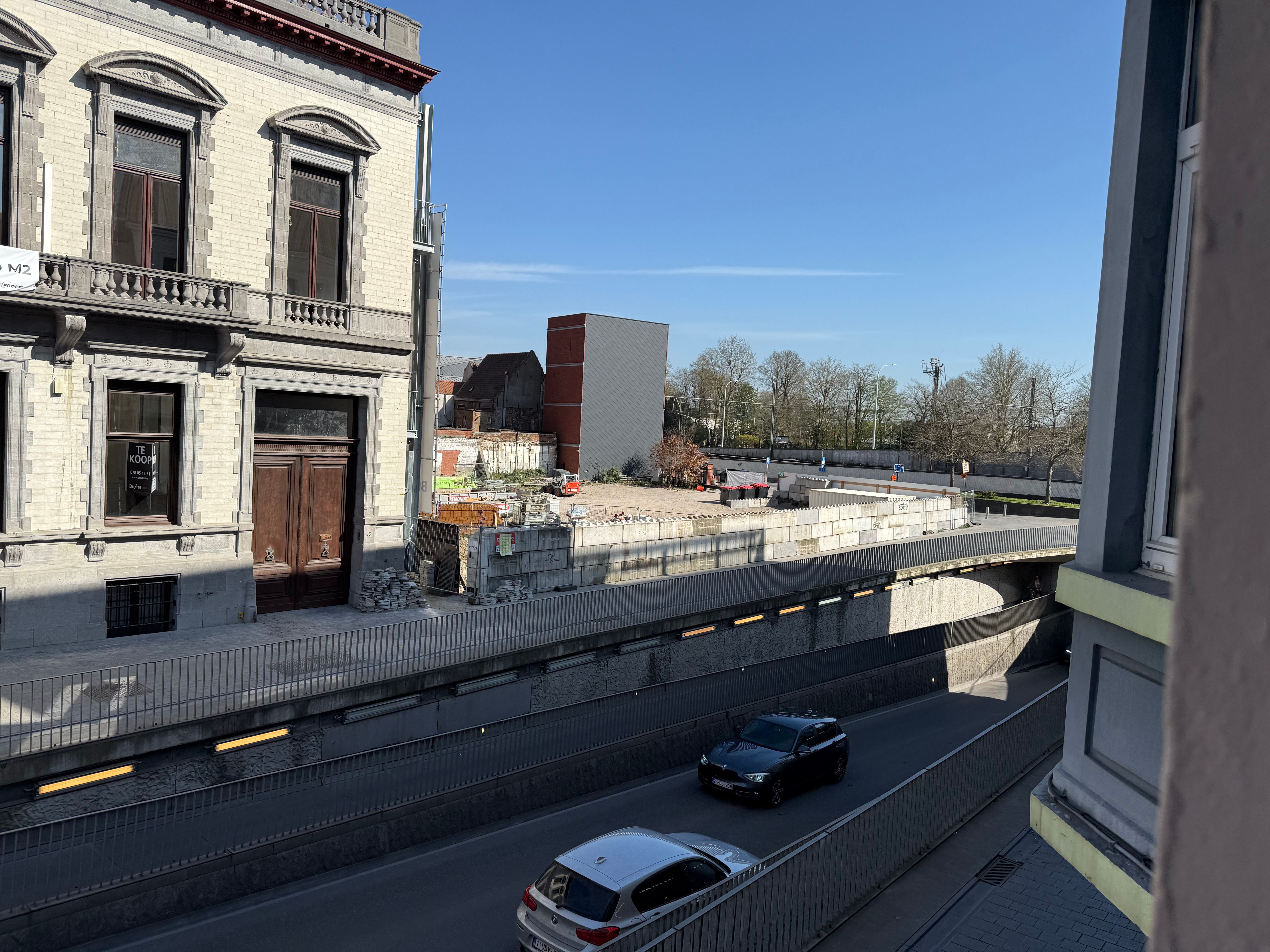 Zeer commercieel gelegen handelspand met woonst in Kortrijk. foto 6