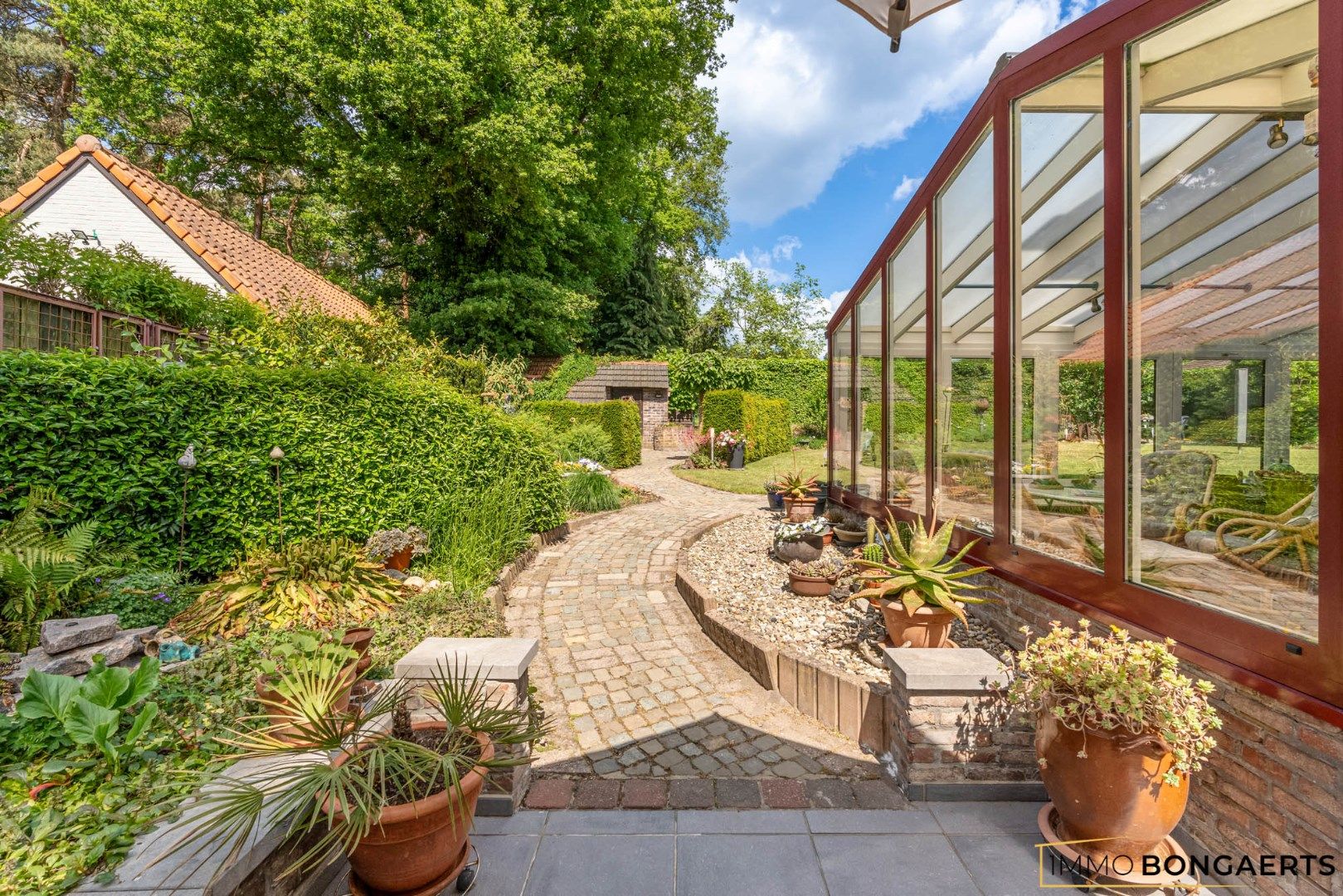 Zeer ruime woning op een leuke locatie te Bret-Gelieren. foto 8