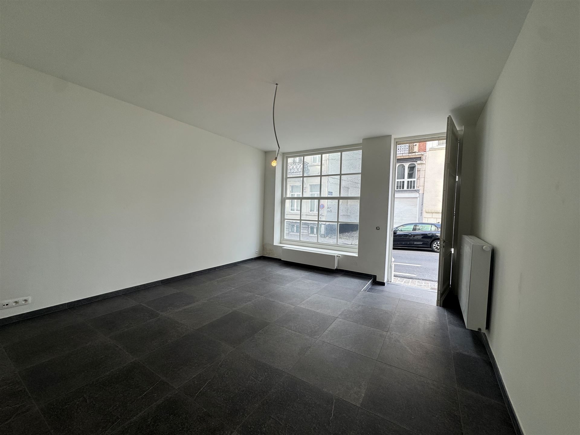 Bureau-ruimte in een recent gebouw vlak aan het gekende Barricadenplein foto 3