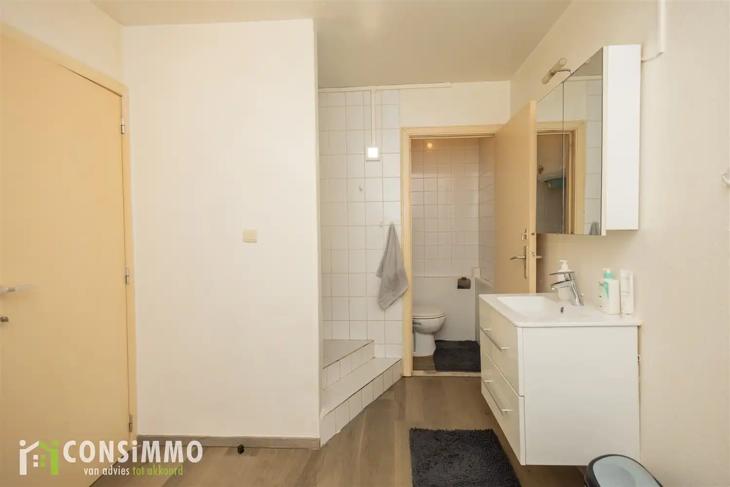 Appartement en handelspand in het centrum van Genk foto 11