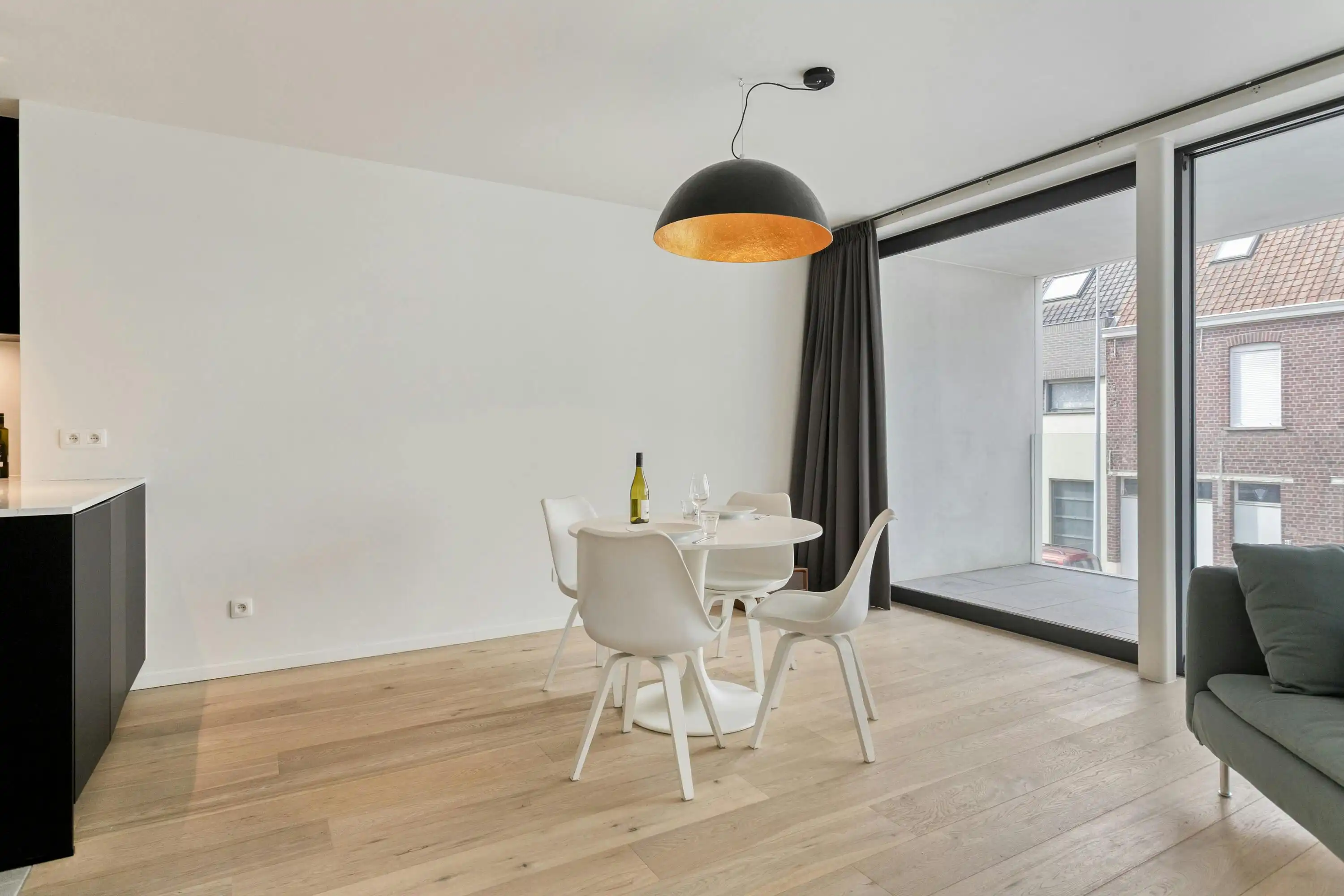 Recent appartement nabij het centrum te koop in Waregem foto 2