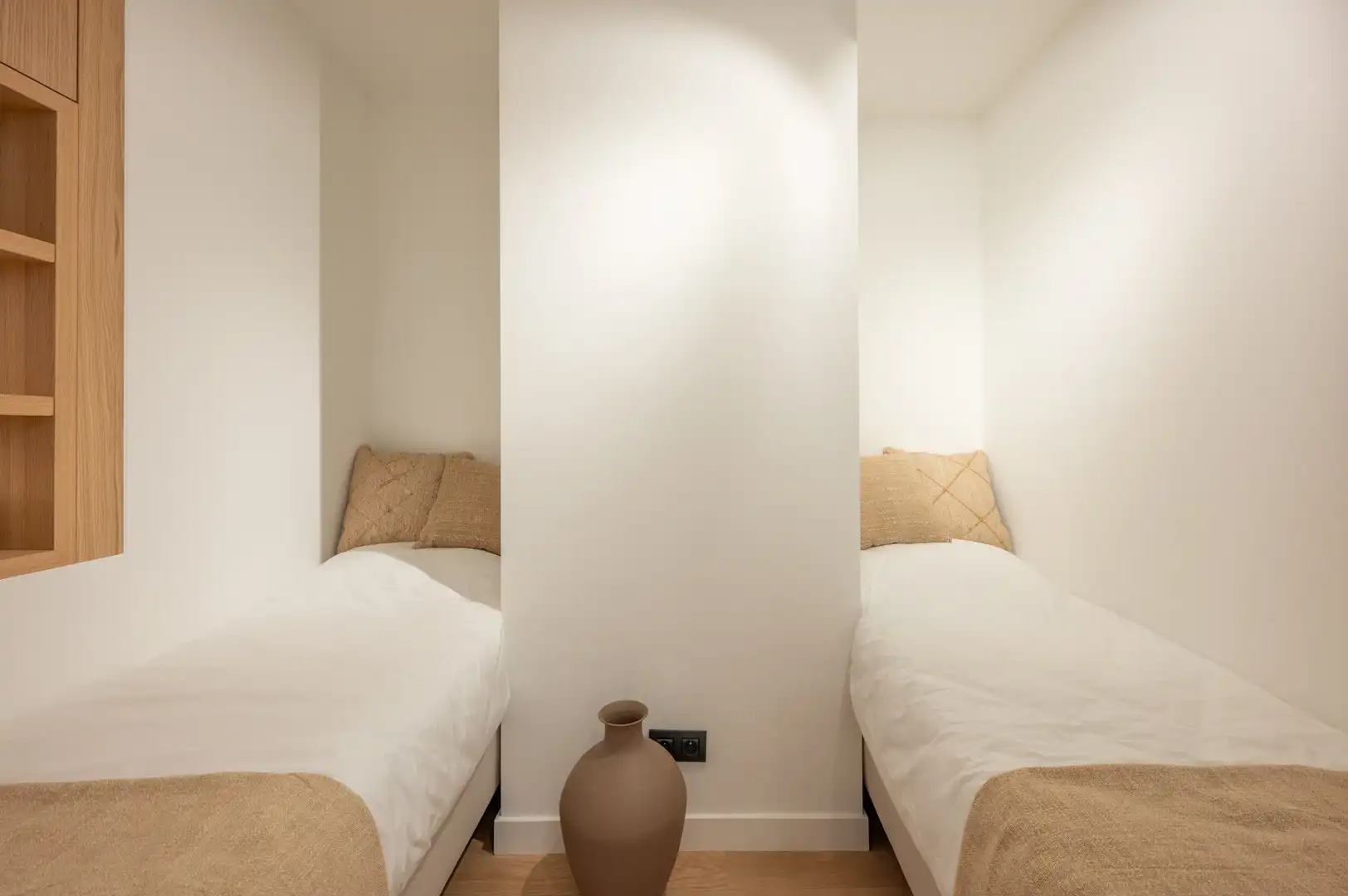 Prachtig en lichtrijk appartement op enkele stappen van de Dumortierlaan. foto 21