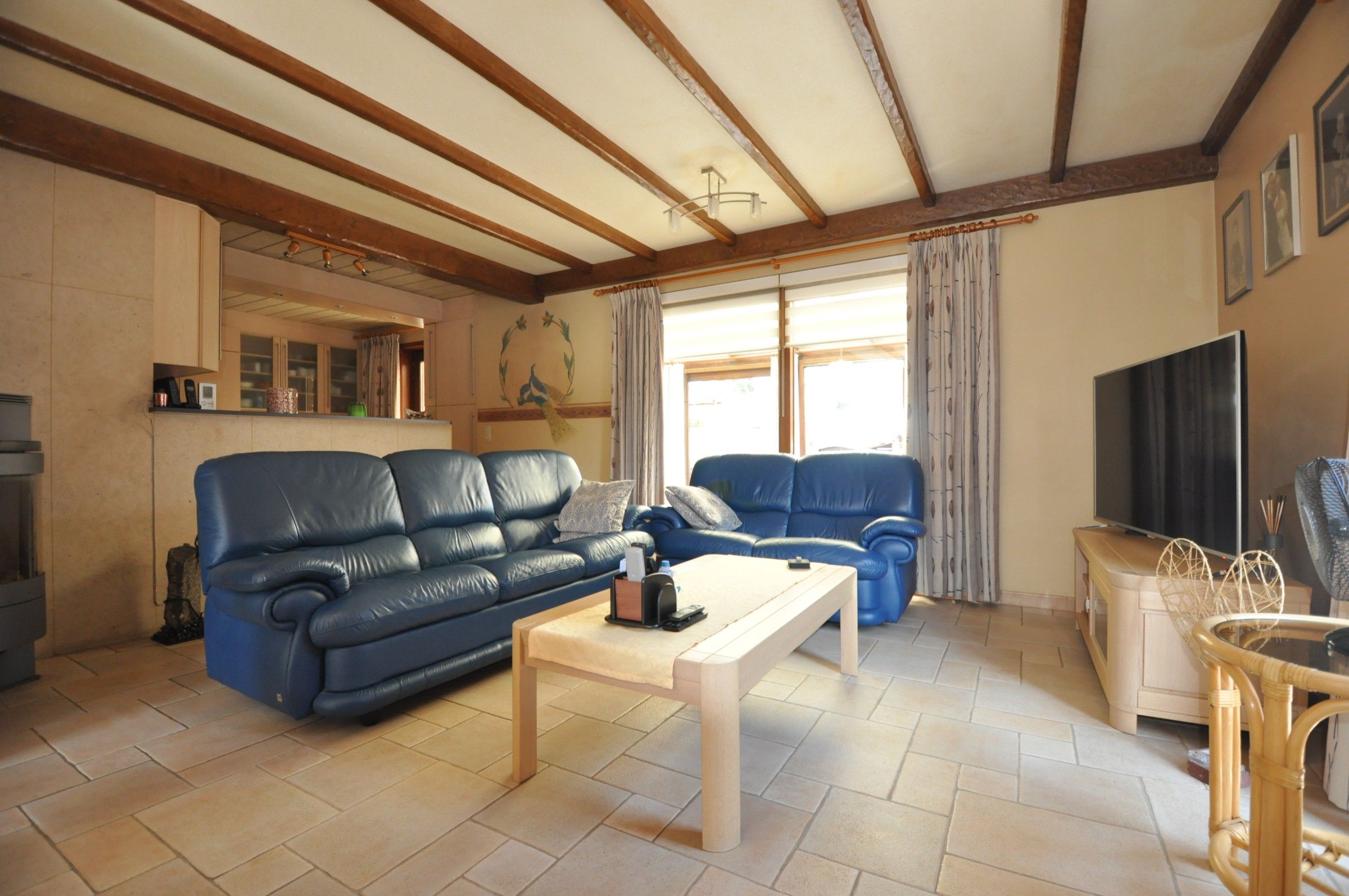 Ruime verzorgde woning met grote tuin en garage ! foto 7