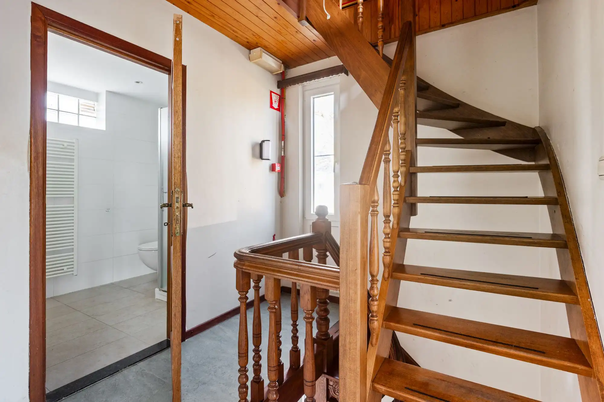 Ruime halfopen gezinswoning met 5 slaapkamers, zonnige tuin en garage in Brasschaat! foto 14