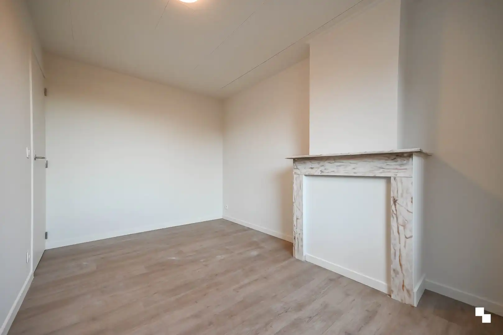 Gerenoveerde woning nabij centrum Izegem foto 18