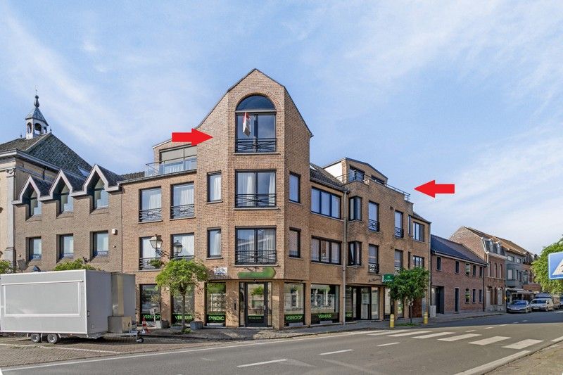 Gerenoveerd 1 slaapkamer appartement TE HUUR ZONDER SYNDICKOST op de markt van Wakken! foto {{pictureIndex}}