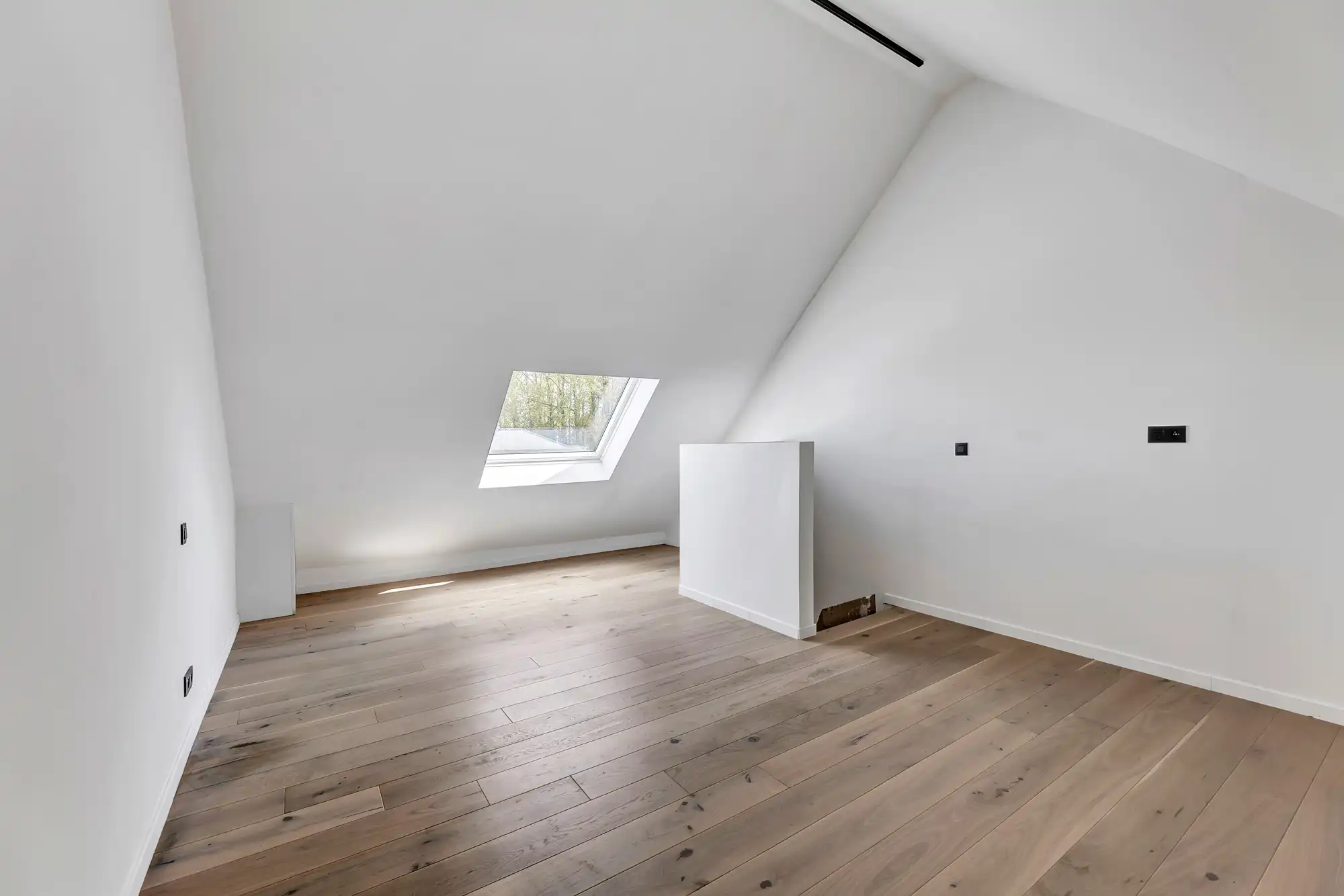 Volledig gerenoveerde woning met 3 slpks en tuin foto 15