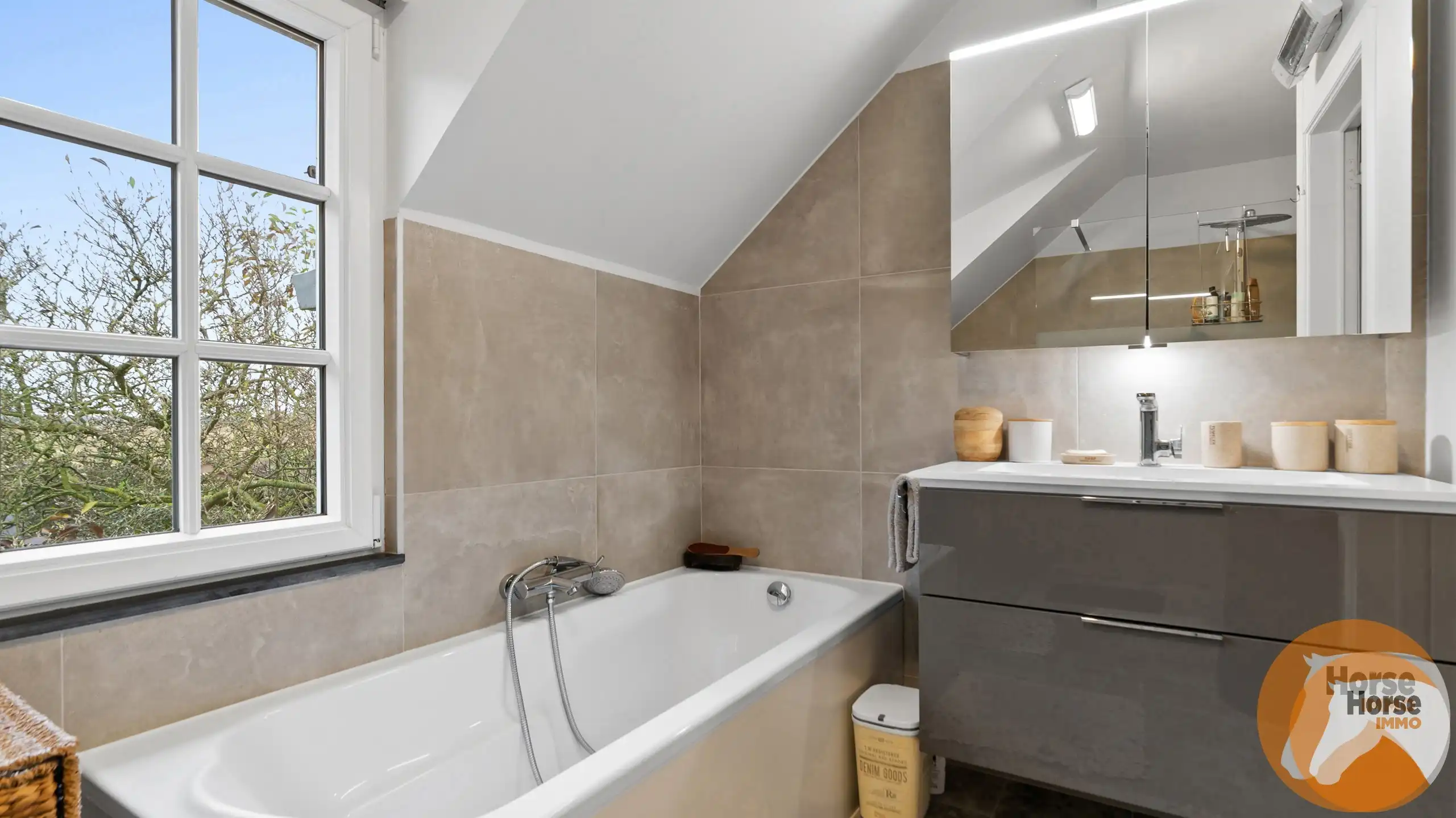 RUMMEN - Charmant landhuis op idyllische locatie op +/- 67a foto 24