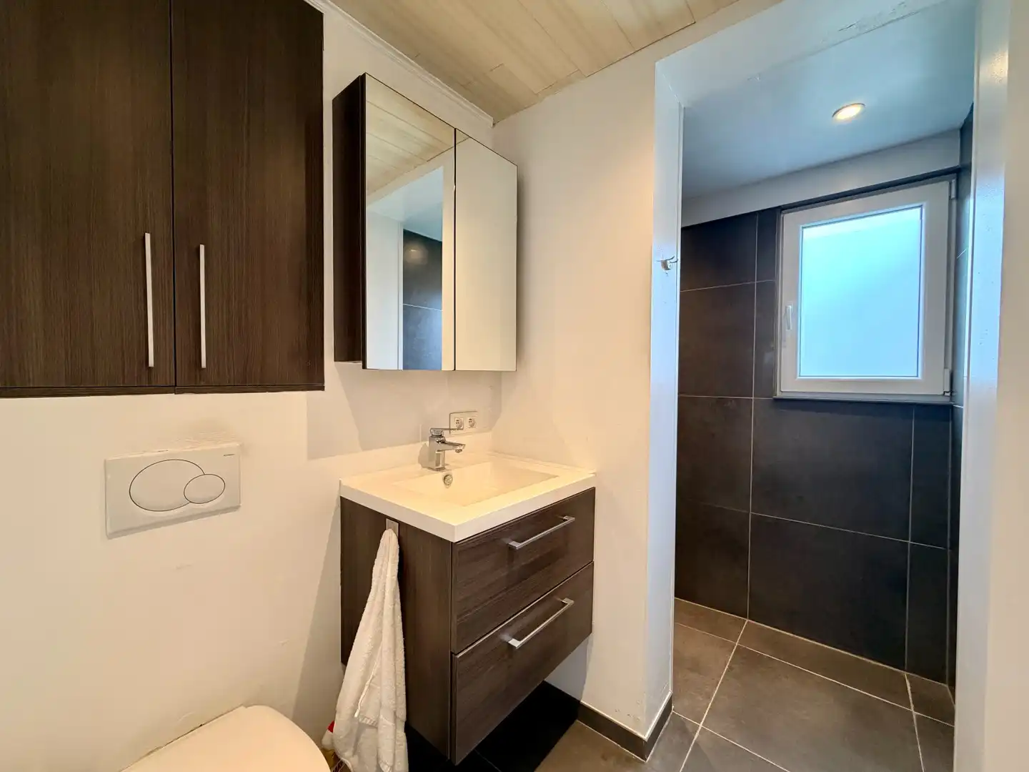 Instapklare woning met 2-3 slaapkamers te Tielt (Meulebeke)! foto 7