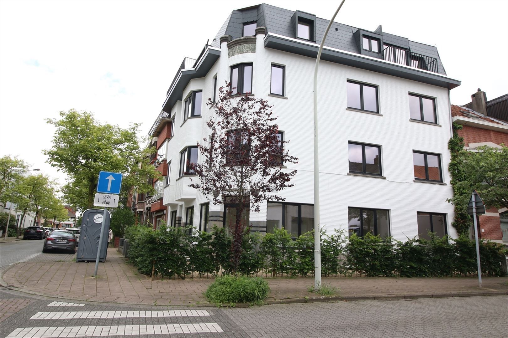 Charmant gerenoveerd gebouw met 8 appartementen en lift foto 21